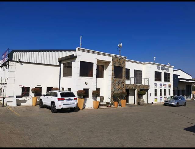 4,575M² WAREHOUSE FOR SALE IN DENVER